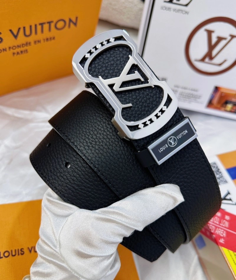 Effortless Louis Vuitton Belts 298312