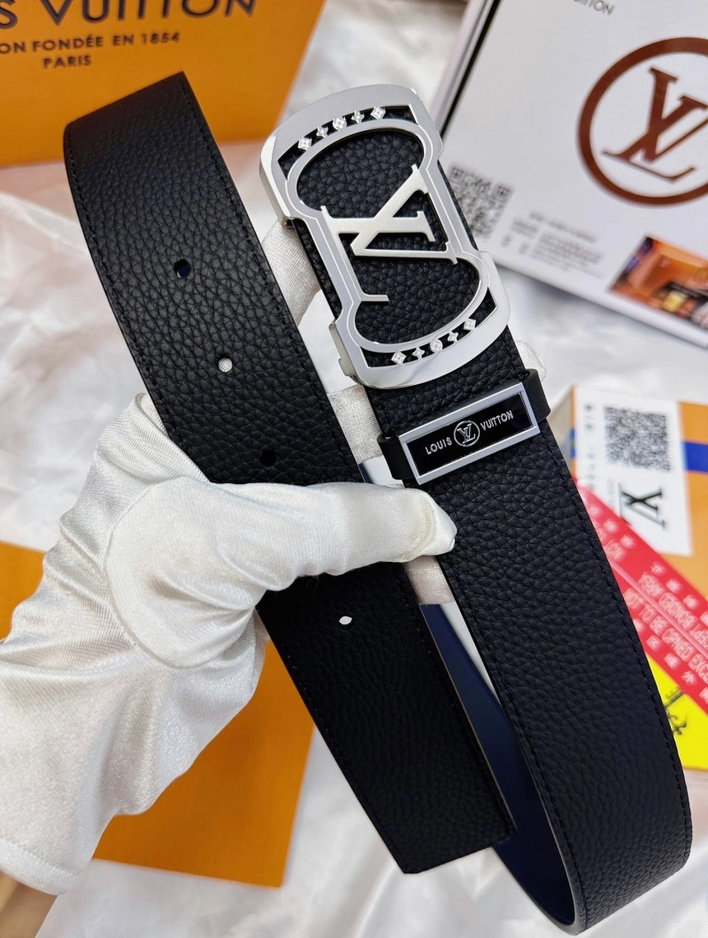 Effortless Louis Vuitton Belts 298312