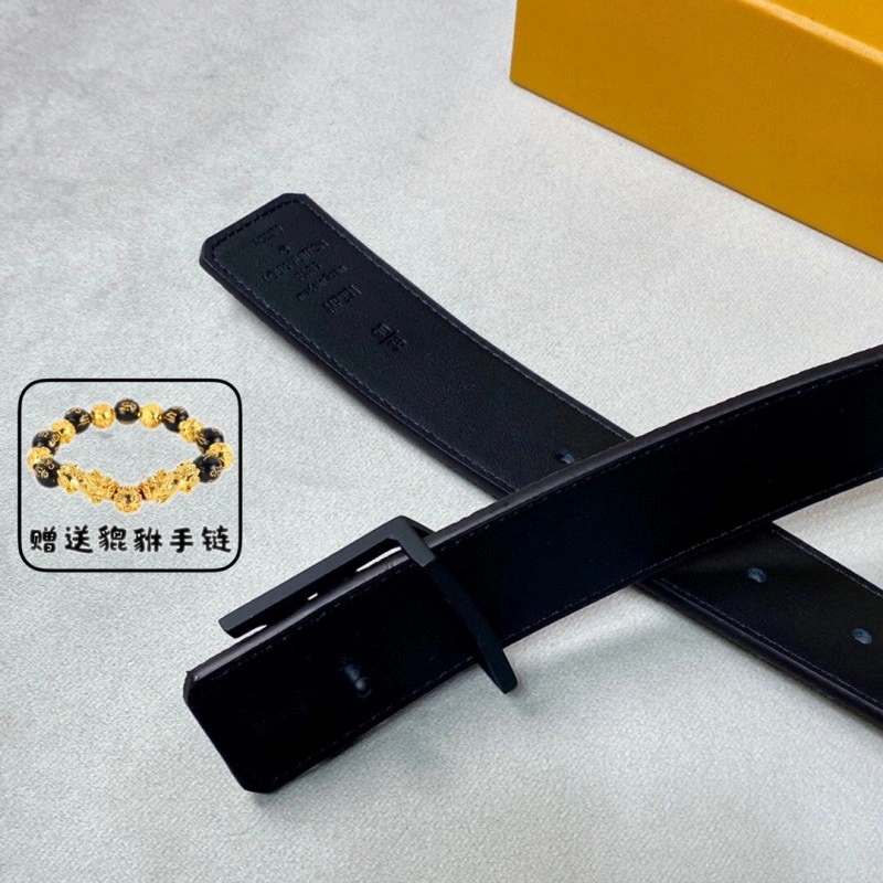 Sporty Louis Vuitton Belts 298321