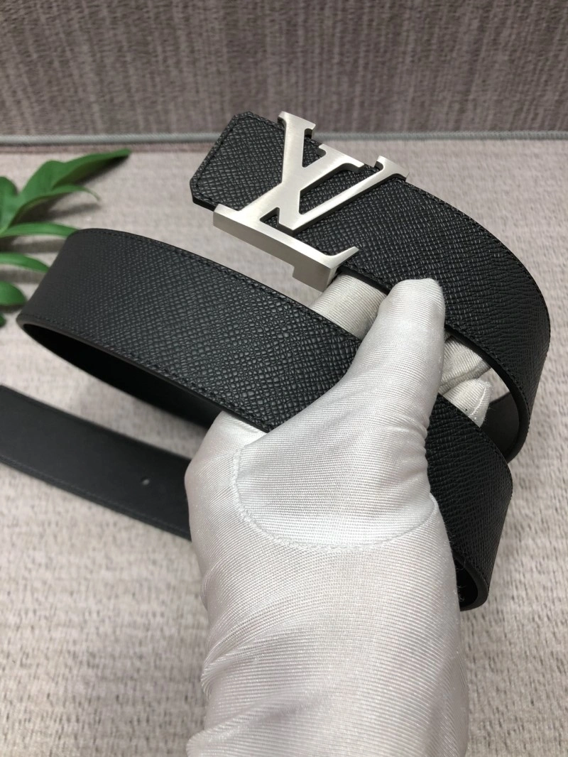 Versatile Louis Vuitton Belts 298223