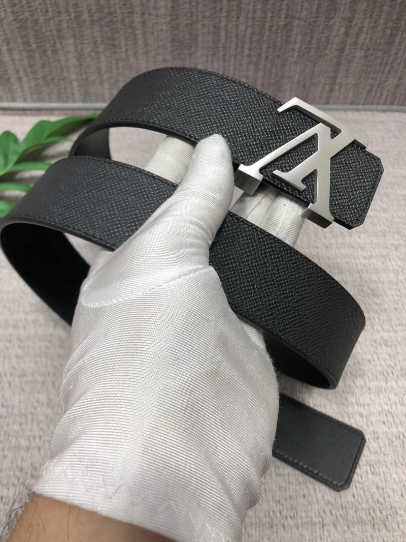 Versatile Louis Vuitton Belts 298223