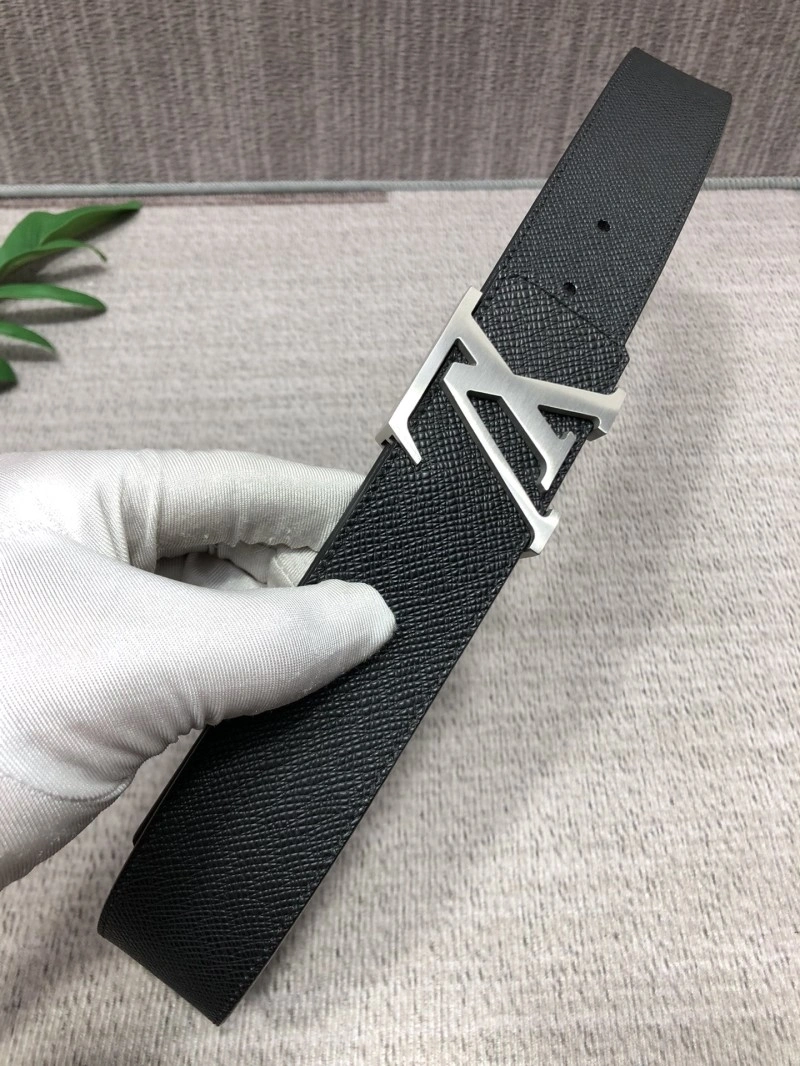 Versatile Louis Vuitton Belts 298223