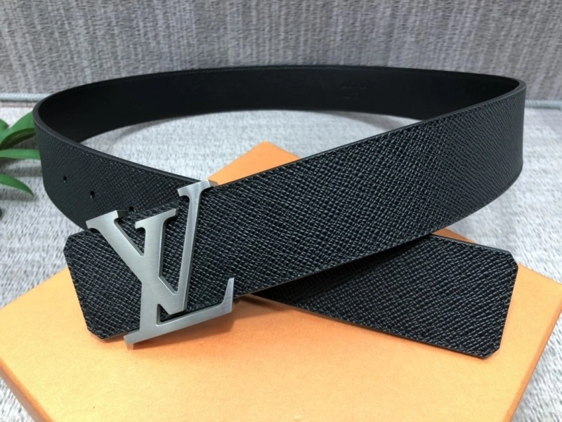 Versatile Louis Vuitton Belts 298223