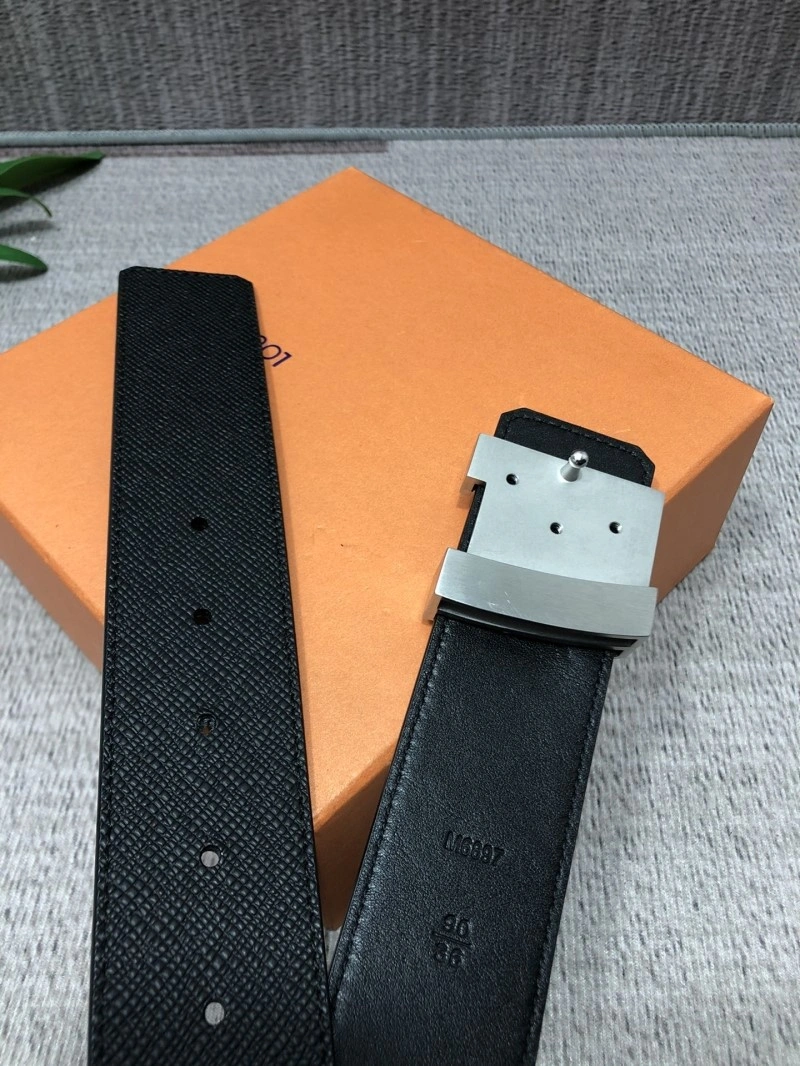 Versatile Louis Vuitton Belts 298223