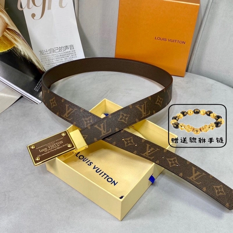 Effortless Louis Vuitton Belts 298108
