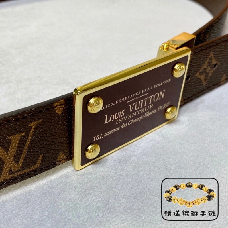 Effortless Louis Vuitton Belts 298108