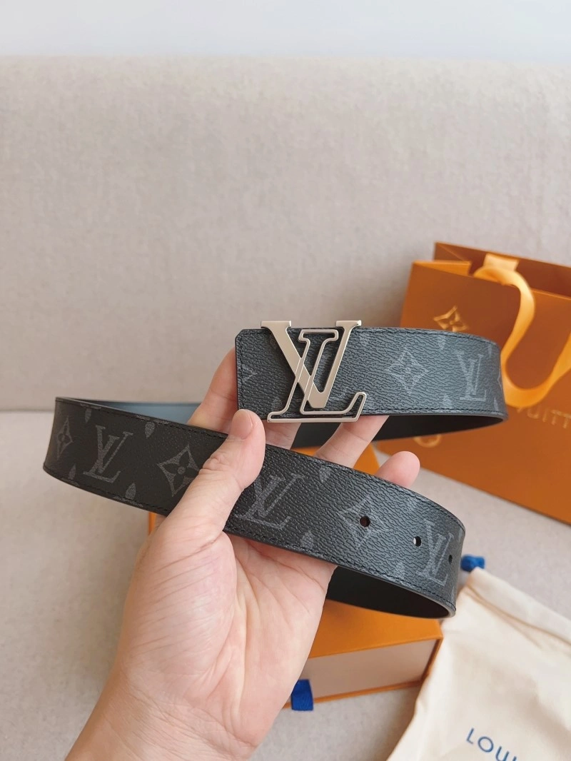 Cozy Louis Vuitton Belts 298080