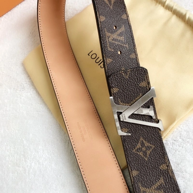MultiPurpose Louis Vuitton Belts 298045