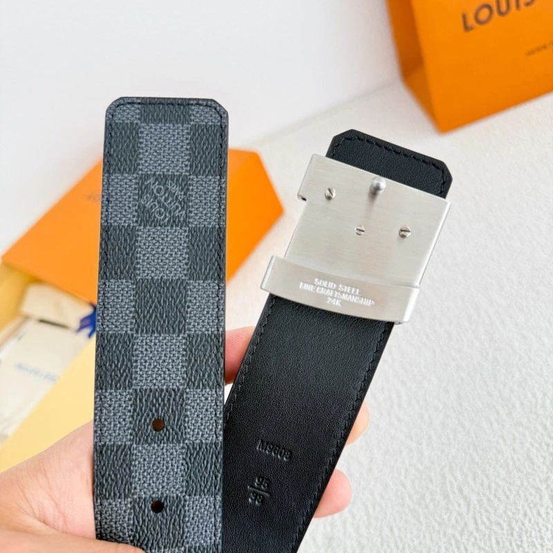 Bright Louis Vuitton Belts 298002