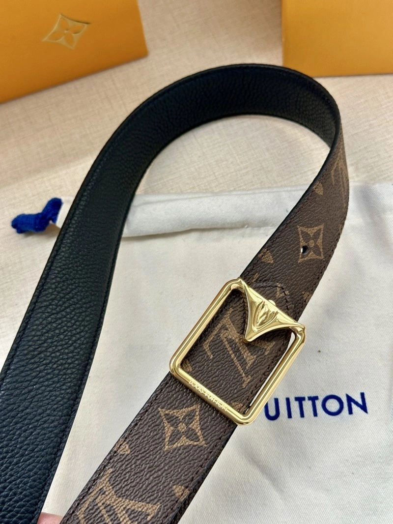 Versatile Louis Vuitton Belts 297971