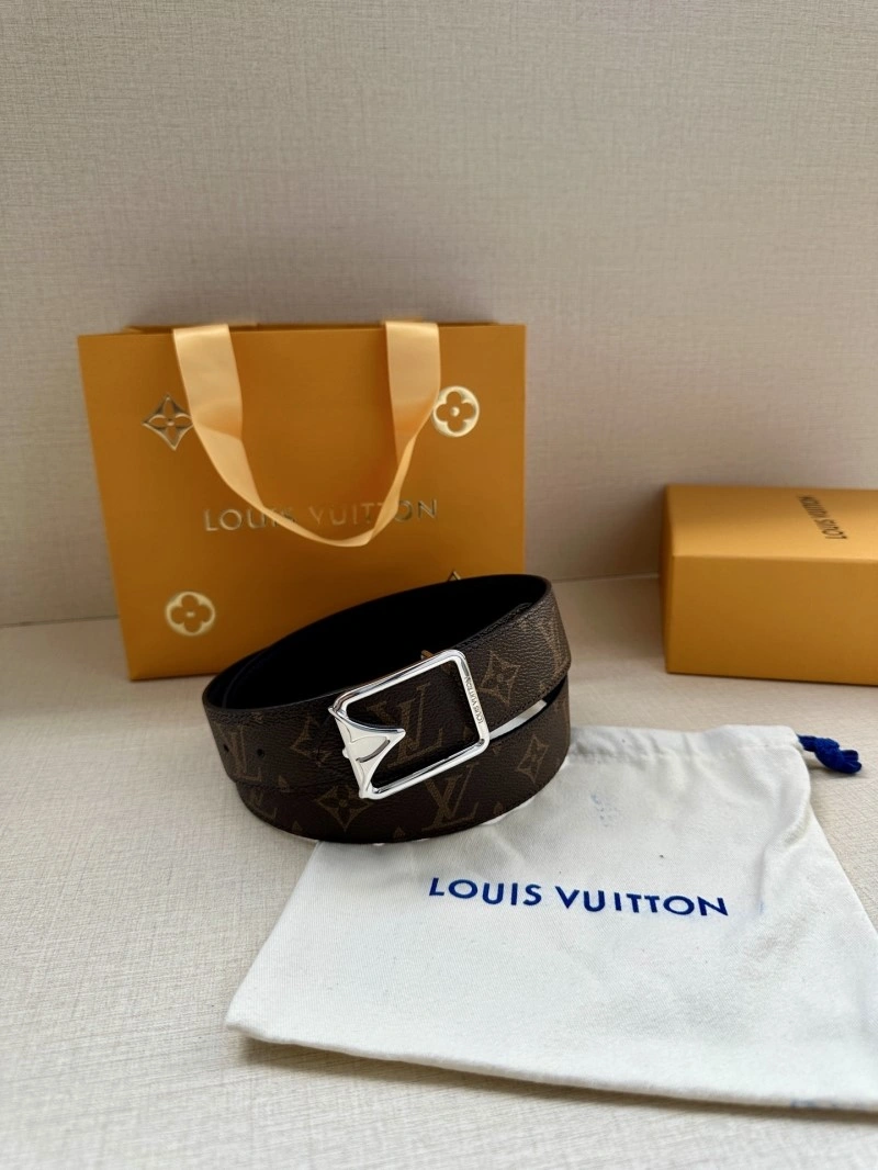 Versatile Louis Vuitton Belts 297971