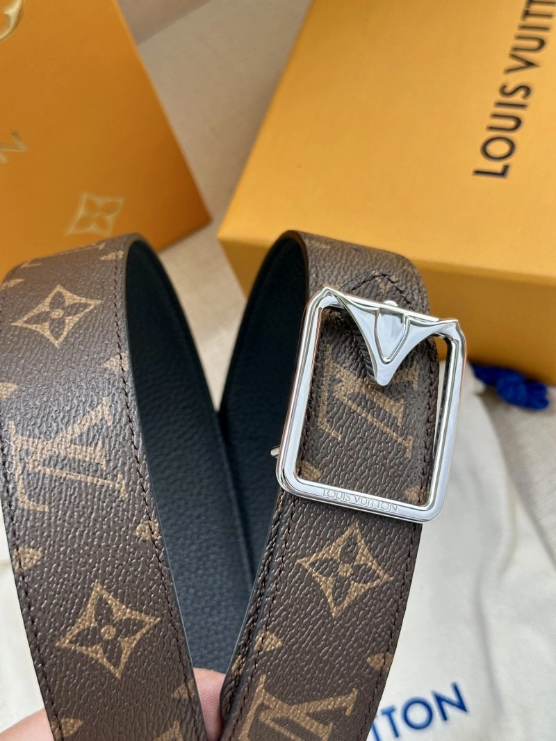 Versatile Louis Vuitton Belts 297971