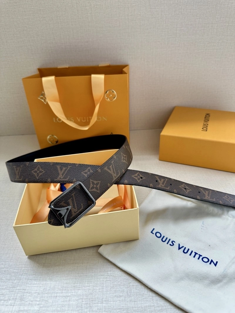 Versatile Louis Vuitton Belts 297971