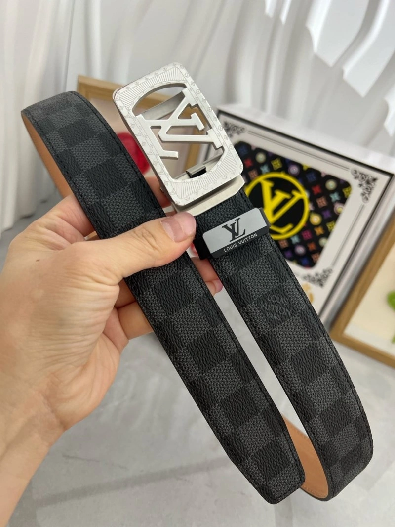 WellDesigned Louis Vuitton Belts 297908