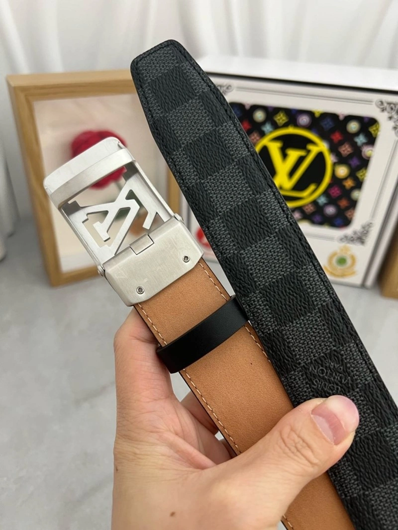 WellDesigned Louis Vuitton Belts 297908