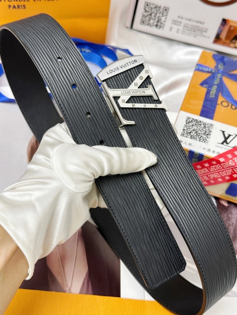 Louis Vuitton Belts ZipUp 297850