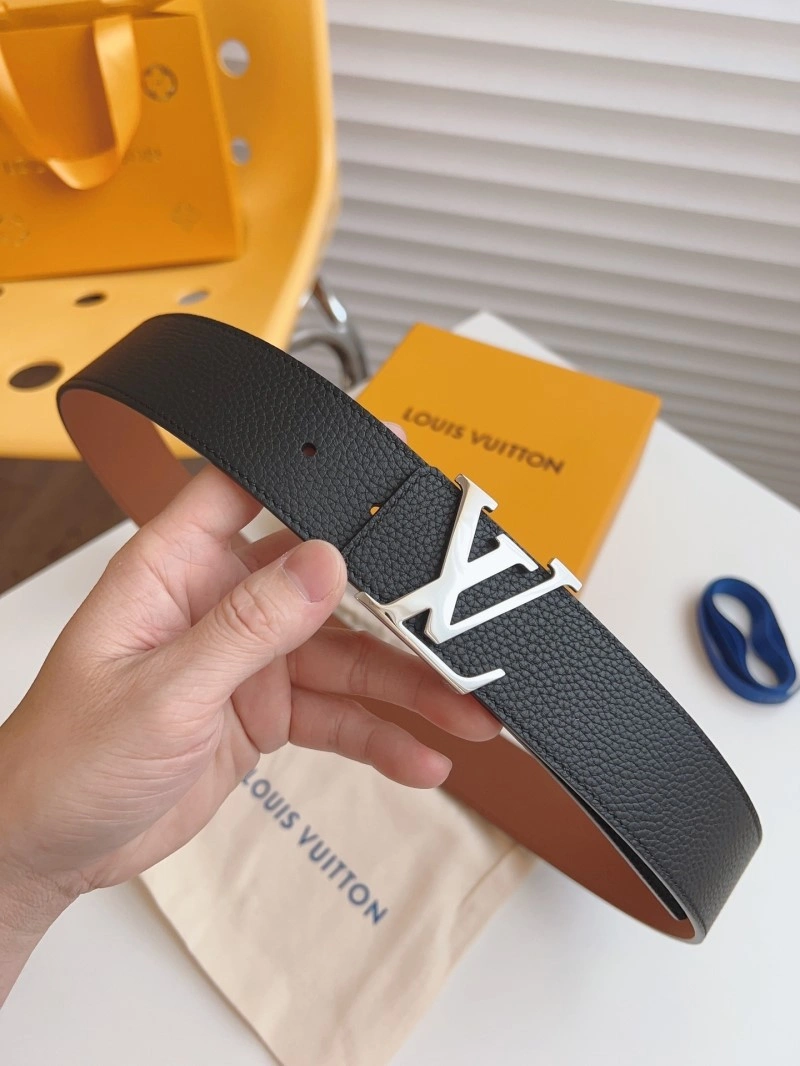Minimalist Louis Vuitton Belts 297808