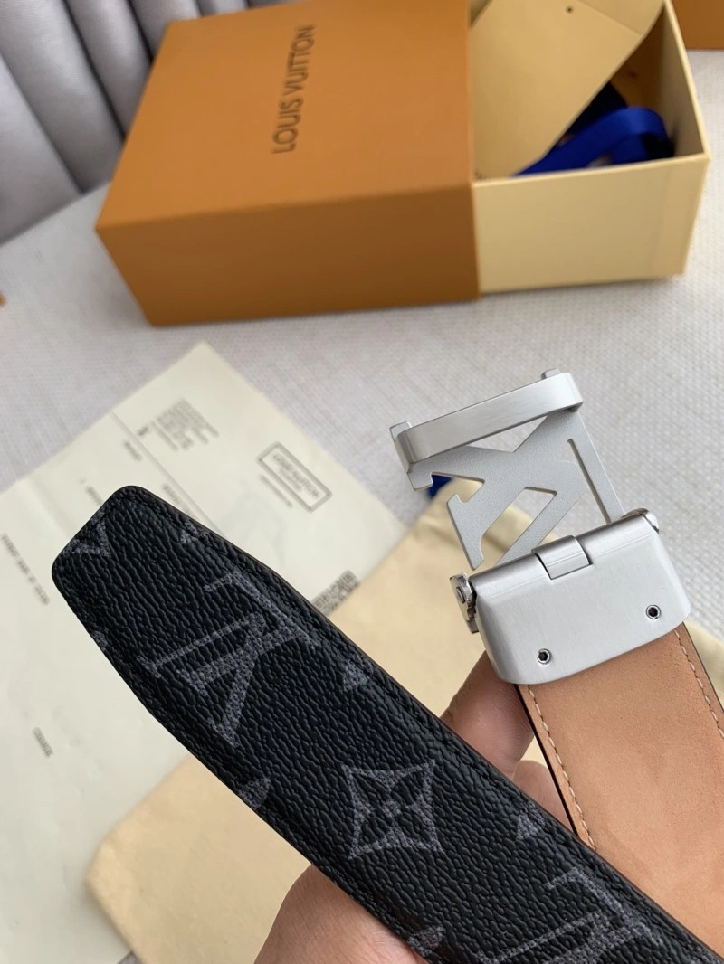 Functional Louis Vuitton Belts 297675