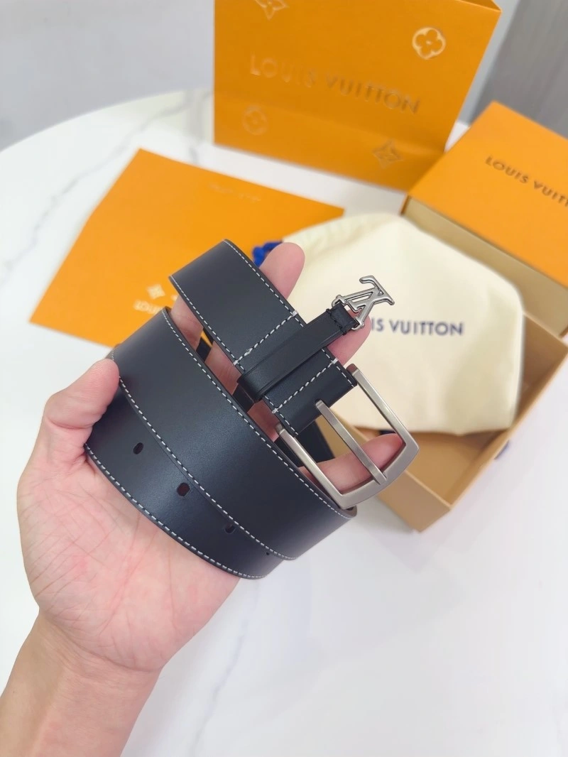 Versatile Louis Vuitton Belts 297606