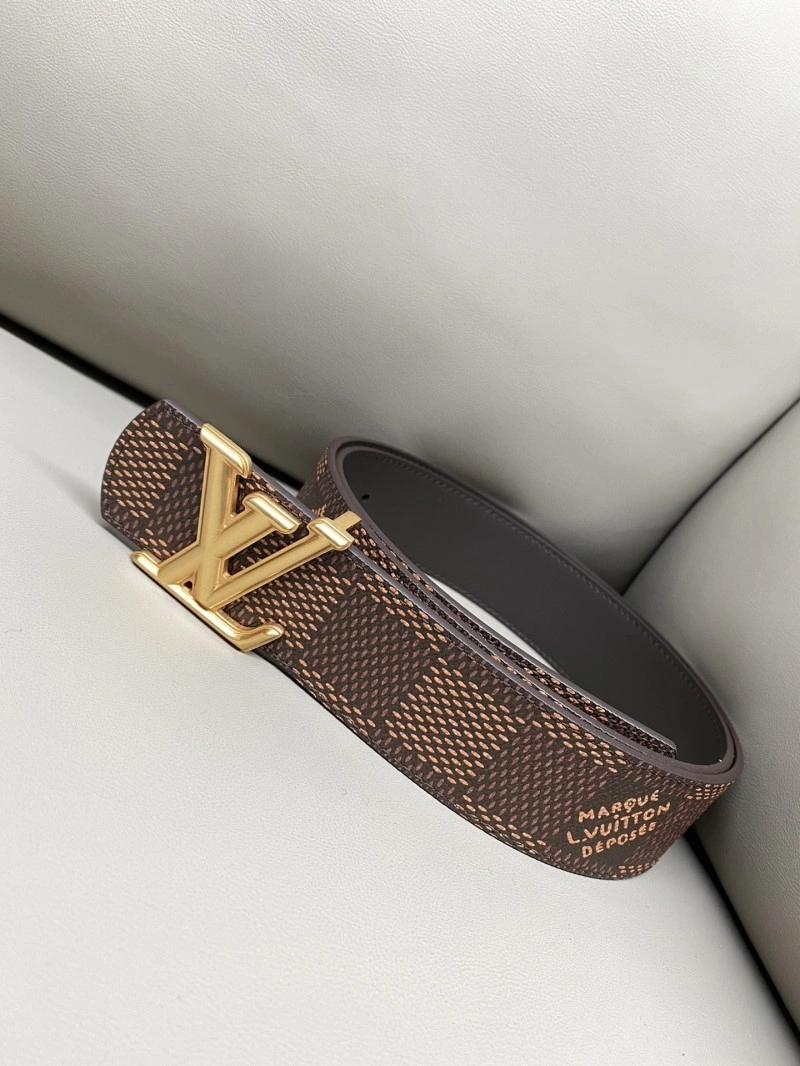 Versatile Louis Vuitton Belts 297410