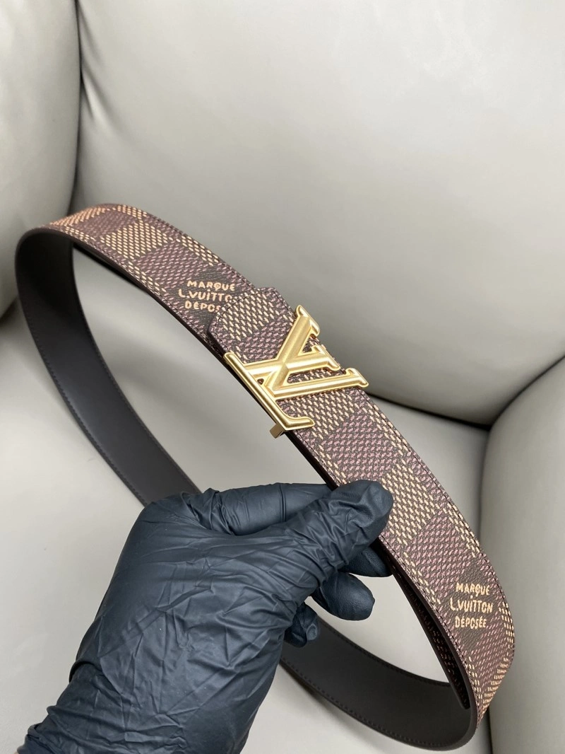 Versatile Louis Vuitton Belts 297410