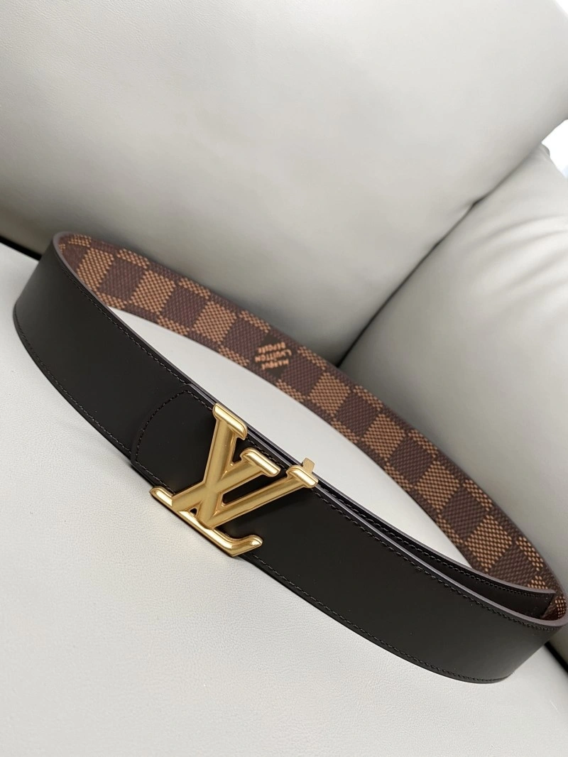 Versatile Louis Vuitton Belts 297410