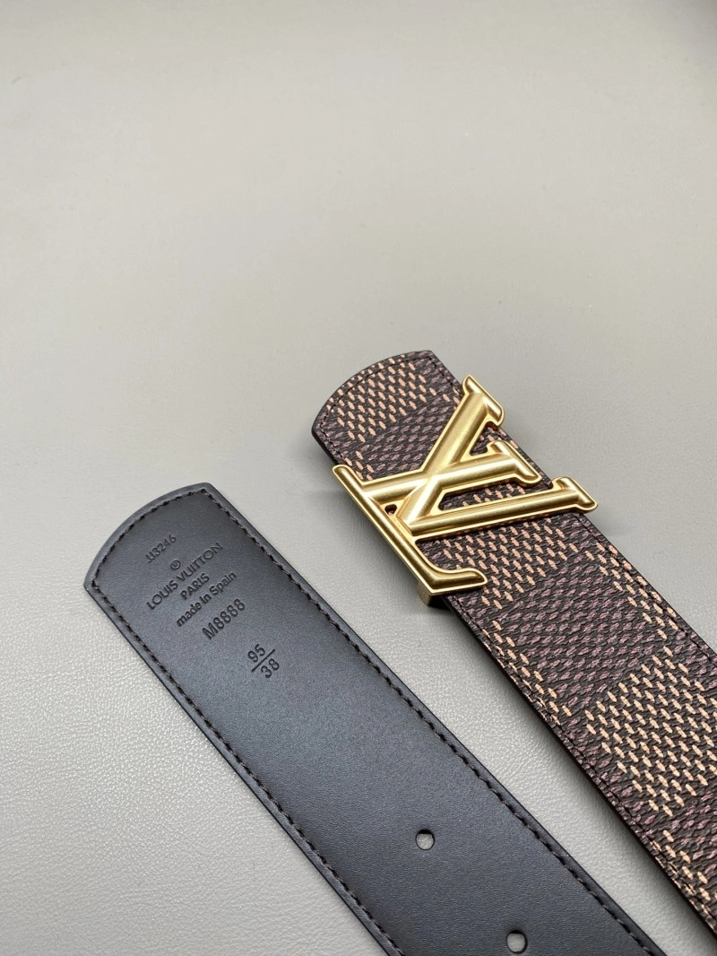 Versatile Louis Vuitton Belts 297410