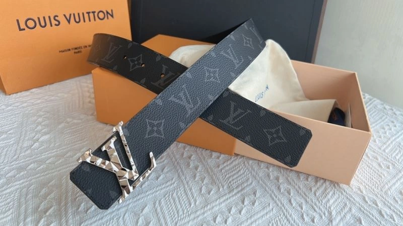 Bold Louis Vuitton Belts 302262