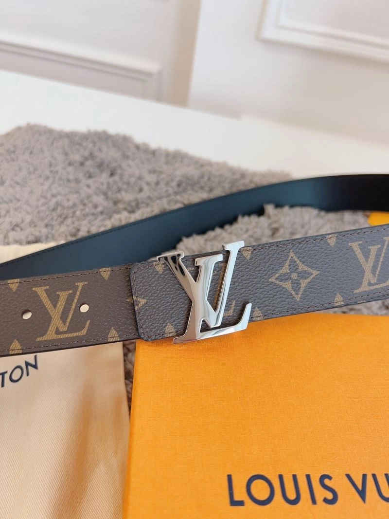 Effortless Louis Vuitton Belts 302220