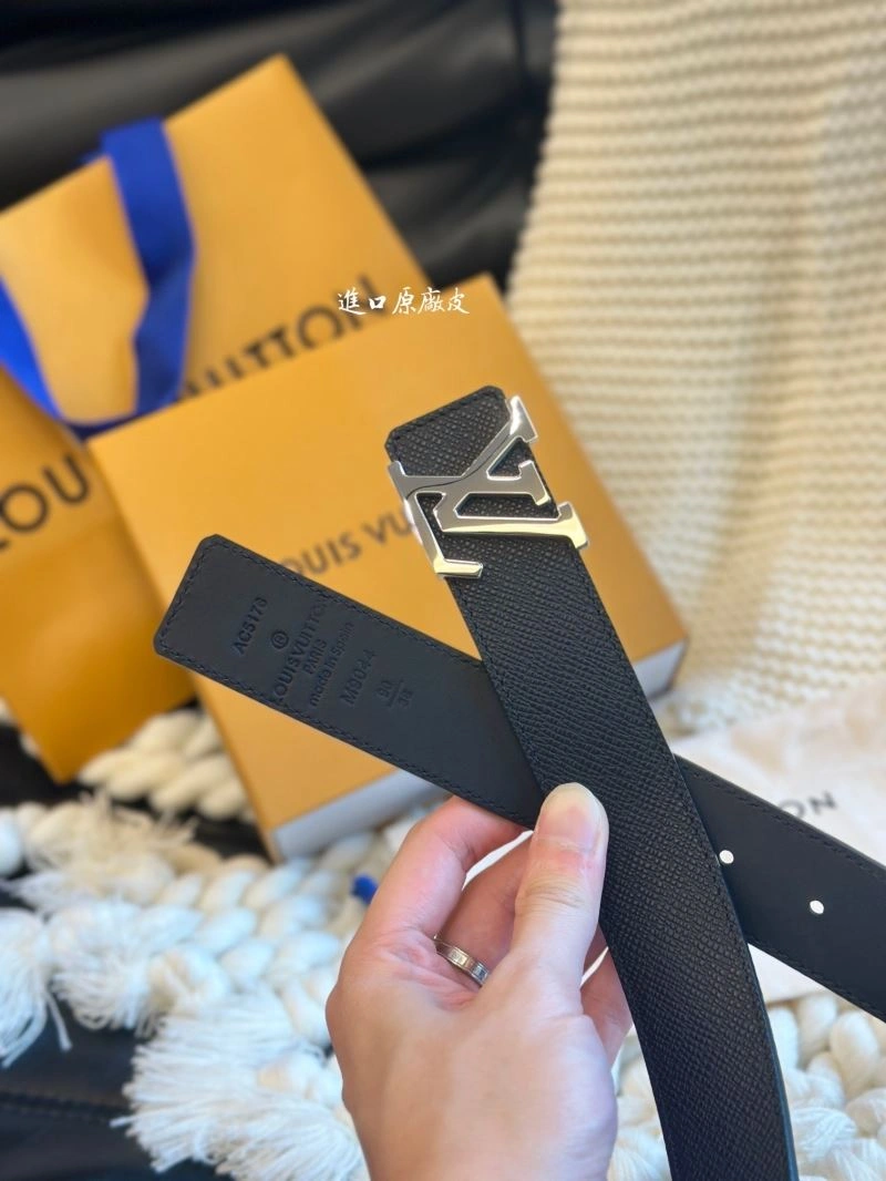 Modern Louis Vuitton Belts 302184