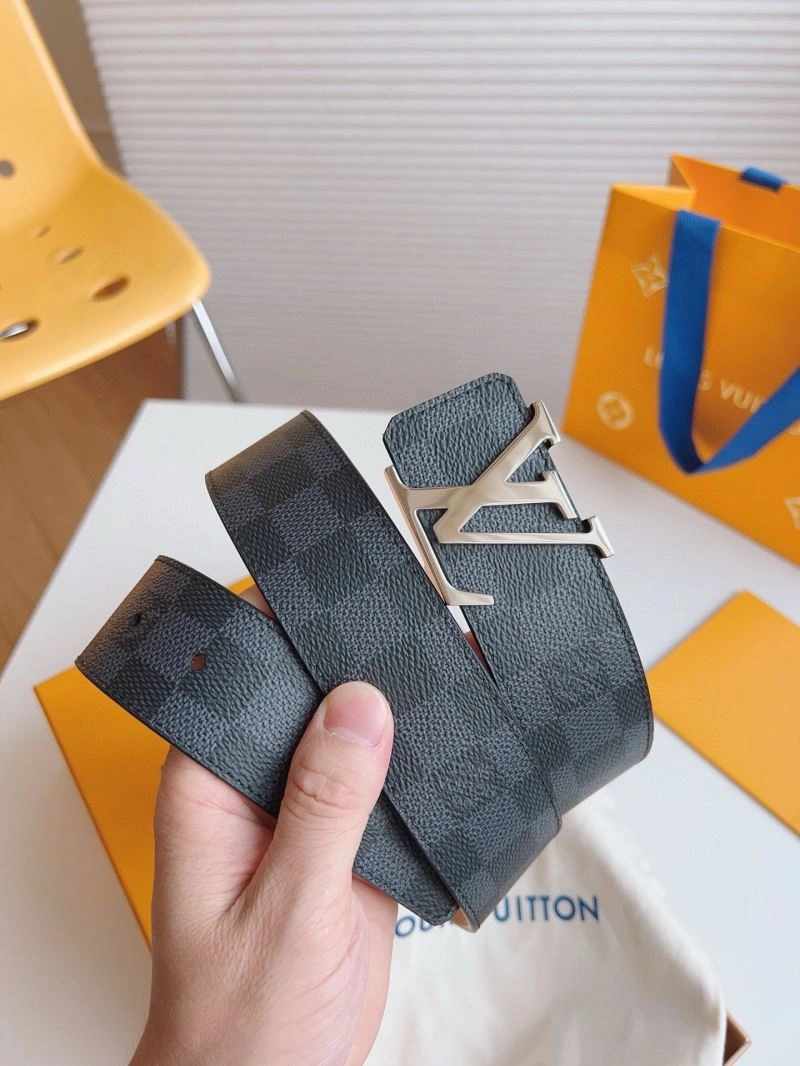 Minimalist Louis Vuitton Belts 302195