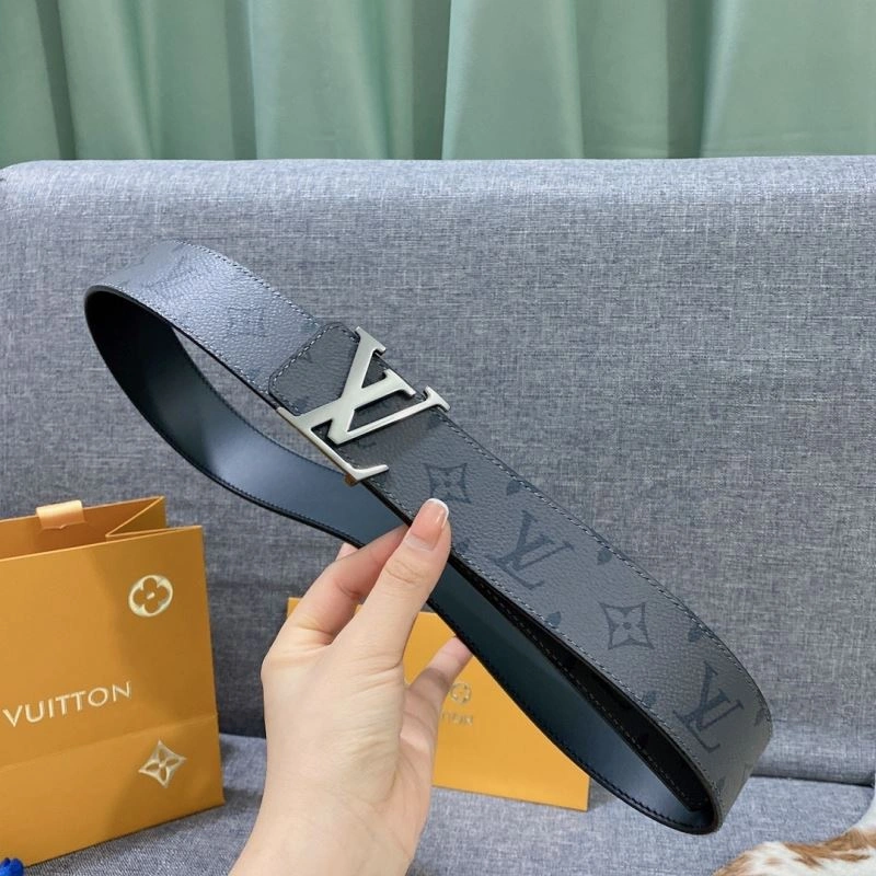 Bright Louis Vuitton Belts 302103