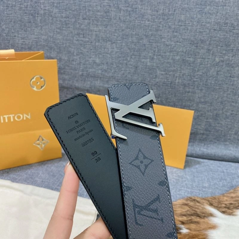 Bright Louis Vuitton Belts 302103