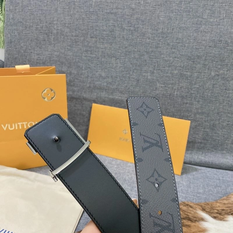 Bright Louis Vuitton Belts 302103