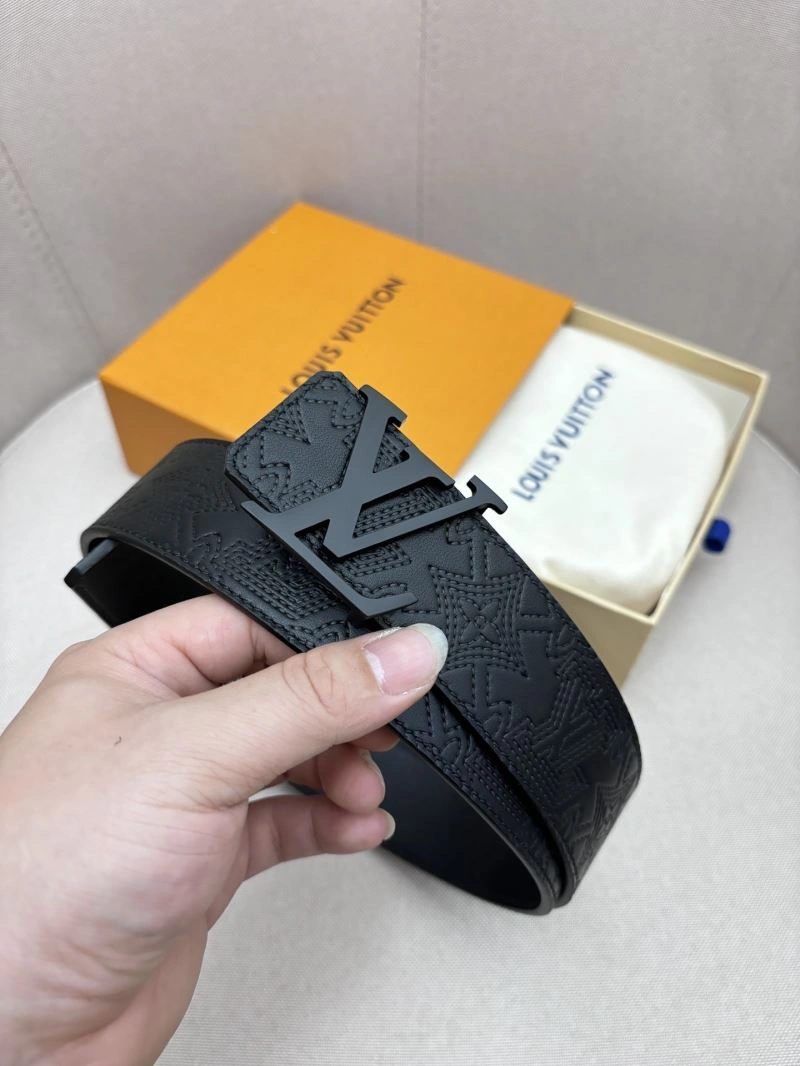 Versatile Louis Vuitton Belts 302120