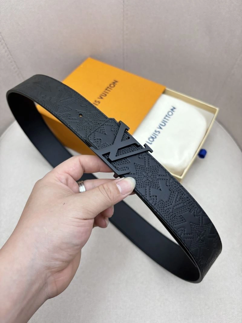 Versatile Louis Vuitton Belts 302120