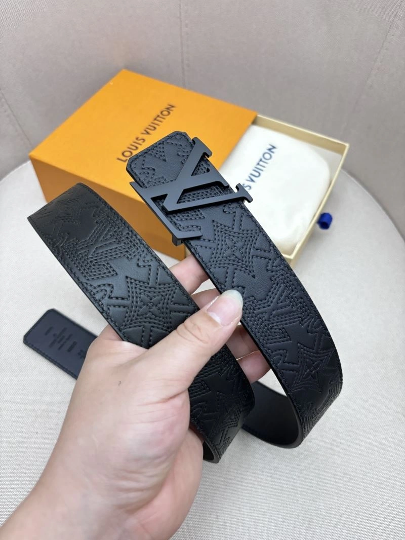 Versatile Louis Vuitton Belts 302120
