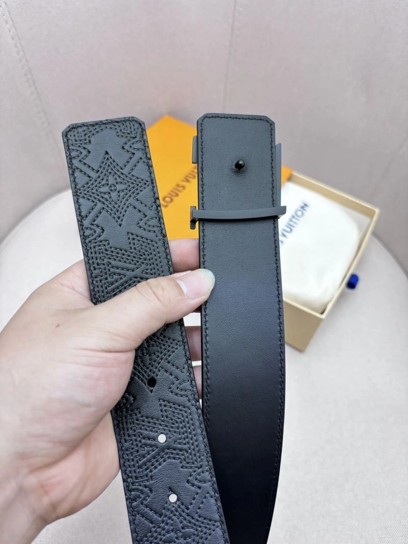Versatile Louis Vuitton Belts 302120