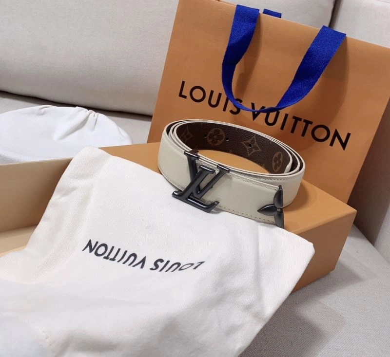 Casual Louis Vuitton Belts 302017