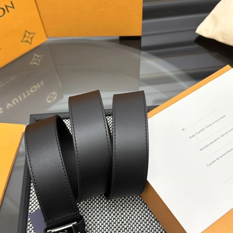 Versatile Louis Vuitton Belts 301934