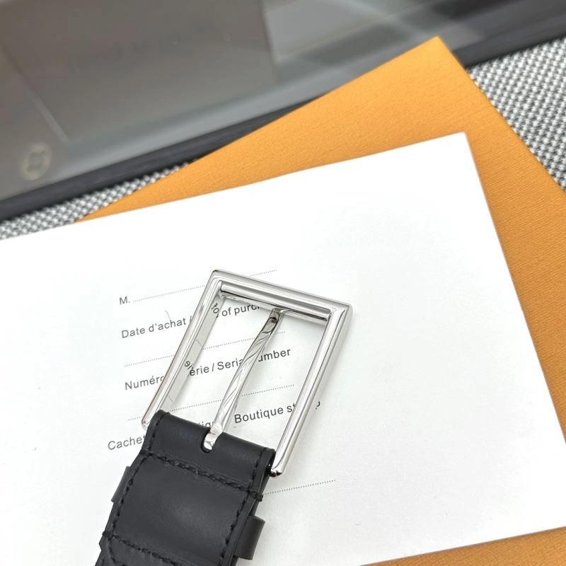 Versatile Louis Vuitton Belts 301934