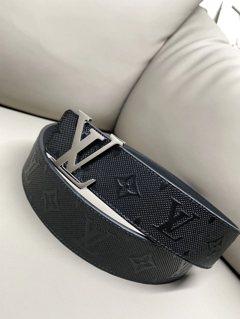 Functional Louis Vuitton Belts 301904