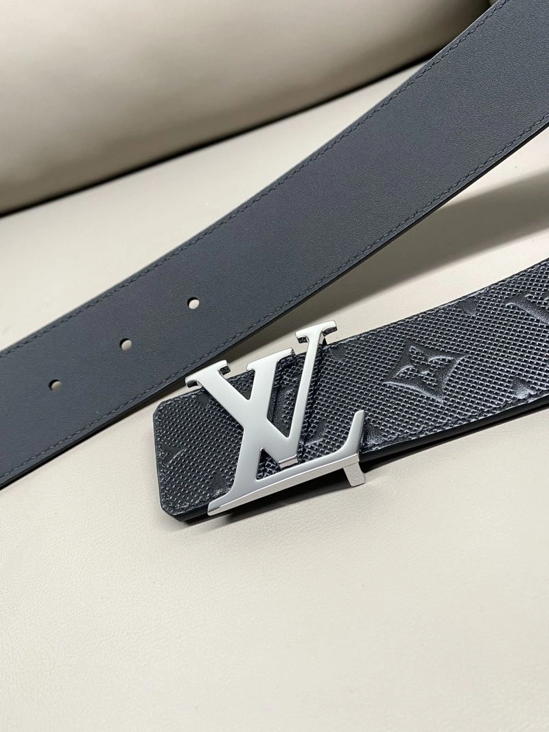 Functional Louis Vuitton Belts 301904