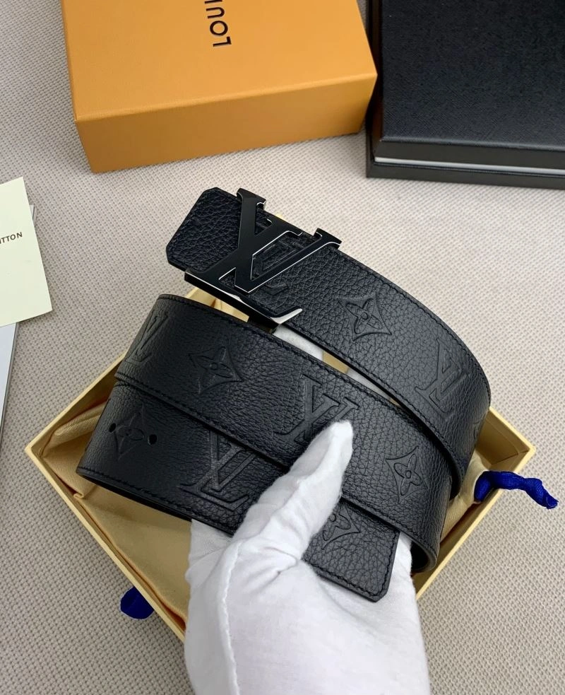 Unique Louis Vuitton Belts 301817