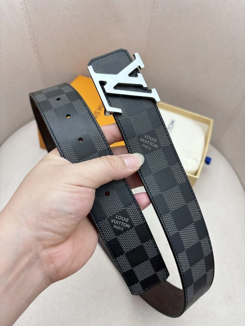 WellDesigned Louis Vuitton Belts 301786