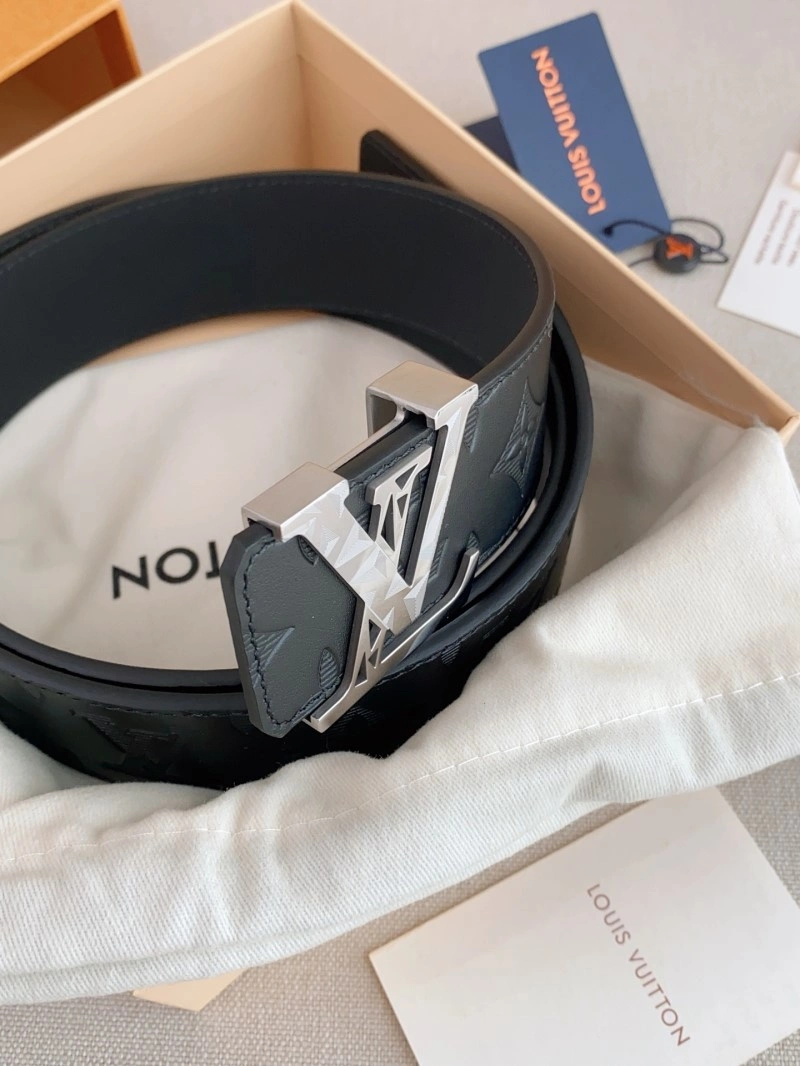 WellDesigned Louis Vuitton Belts 297185
