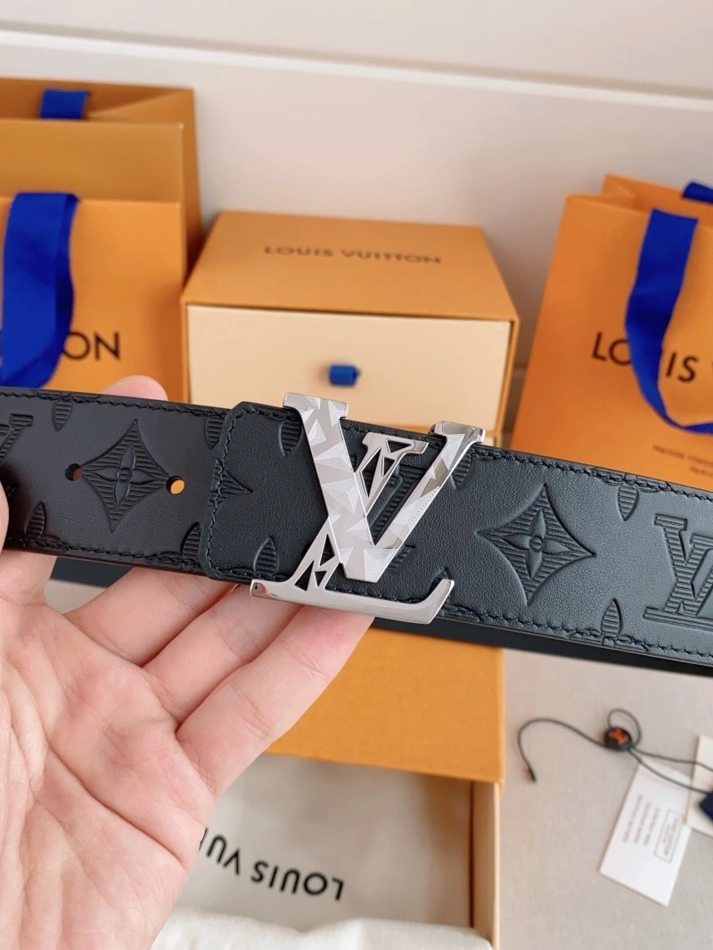 WellDesigned Louis Vuitton Belts 297185