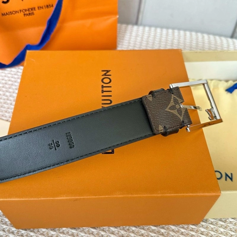 MultiPurpose Louis Vuitton Belts 297136