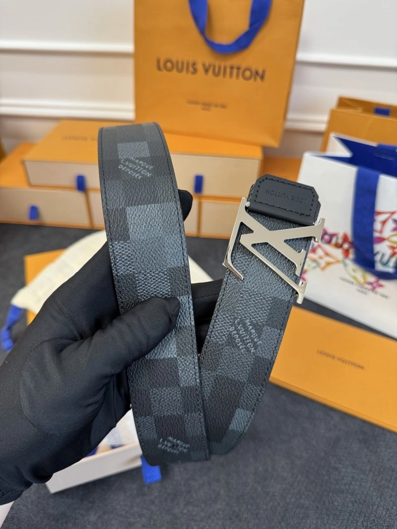 SmoothTexture Louis Vuitton Belts 297120