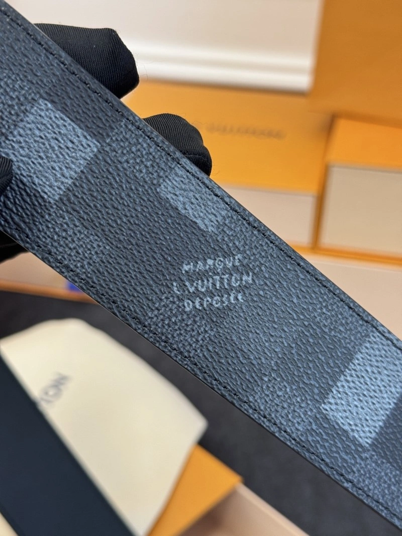 SmoothTexture Louis Vuitton Belts 297120